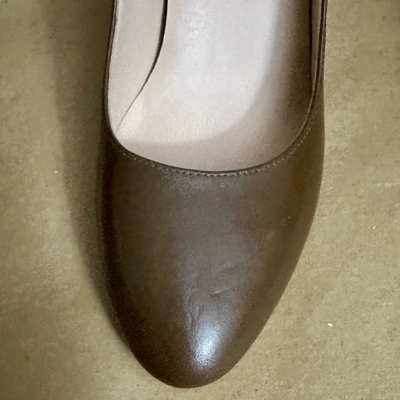NEW - Stuart Weitzman Brown Leather Block Pump Heels Size 8.5 - Picture 8 of 10